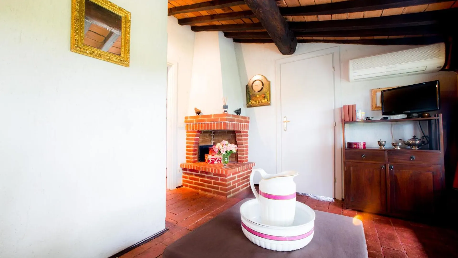 Casa Matilde Bed & Breakfast Mommio Italy