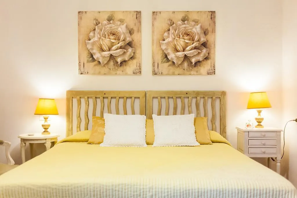 Casa Matilde Bed & Breakfast Mommio Italy