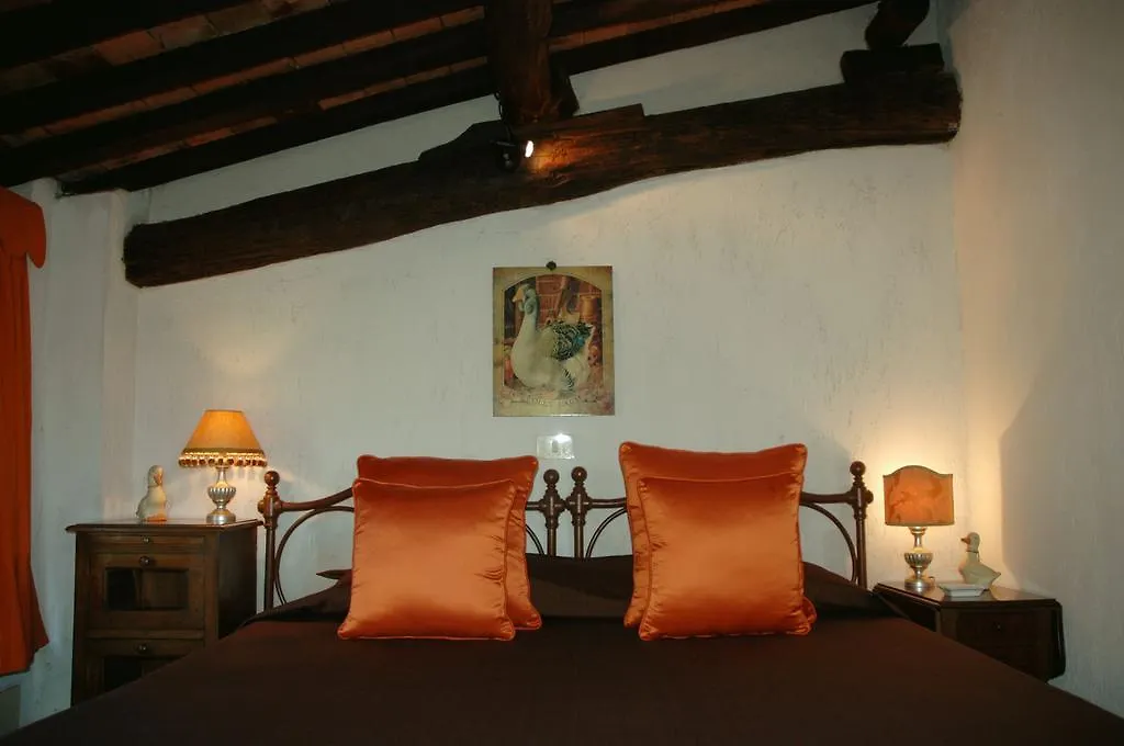 Casa Matilde Bed & Breakfast Mommio Italy