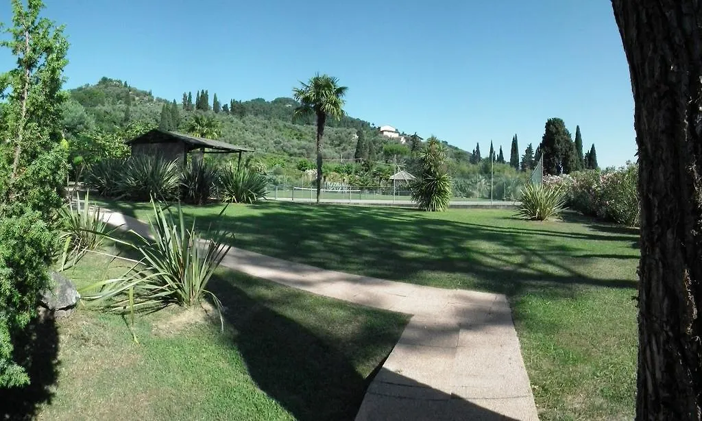 Casa Matilde Bed & Breakfast Mommio Italy