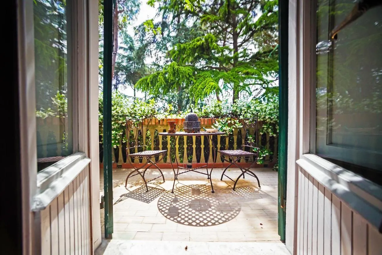 Casa Matilde Bed & Breakfast Mommio Italy
